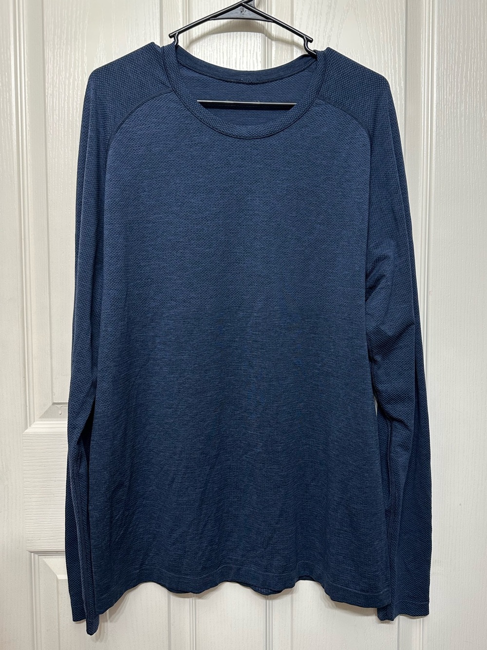 Lululemon Metal Vent Tech LS- Navy- Size XL